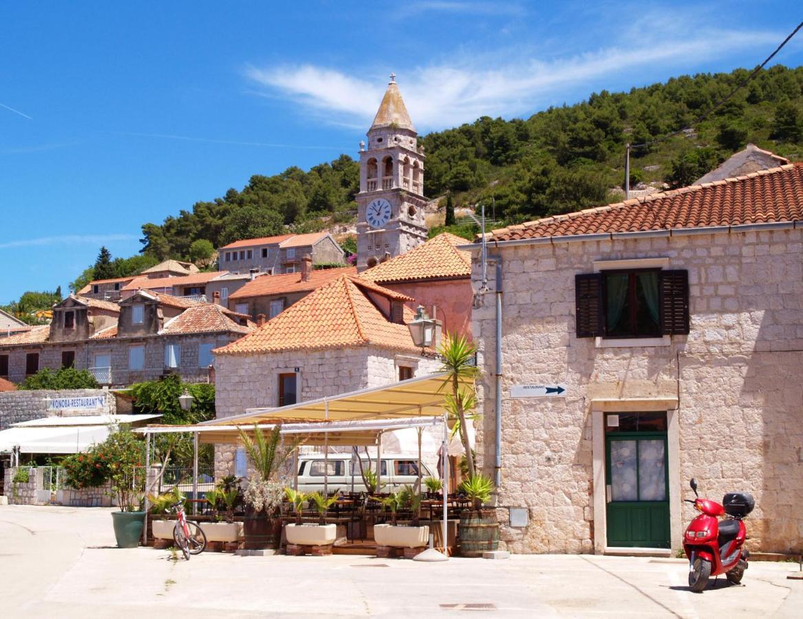 Apartman Uz More Vis Exterior photo