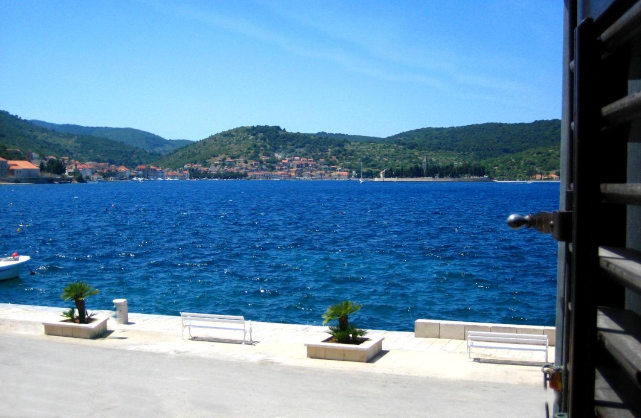 Apartman Uz More Vis Exterior photo