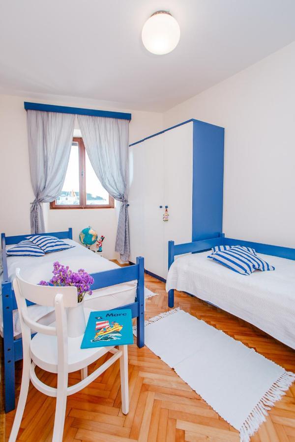 Apartman Uz More Vis Exterior photo