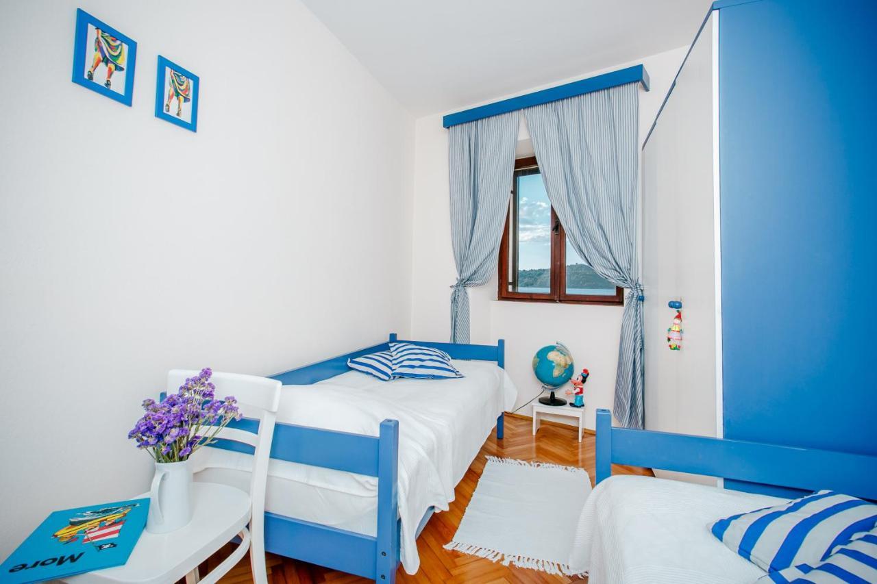 Apartman Uz More Vis Exterior photo