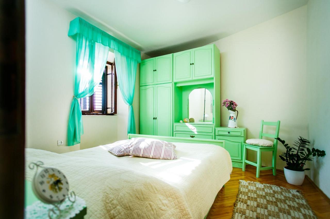 Apartman Uz More Vis Exterior photo